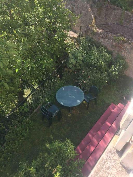 Agreable Maison De Ville A Semur En Auxois Exterior foto