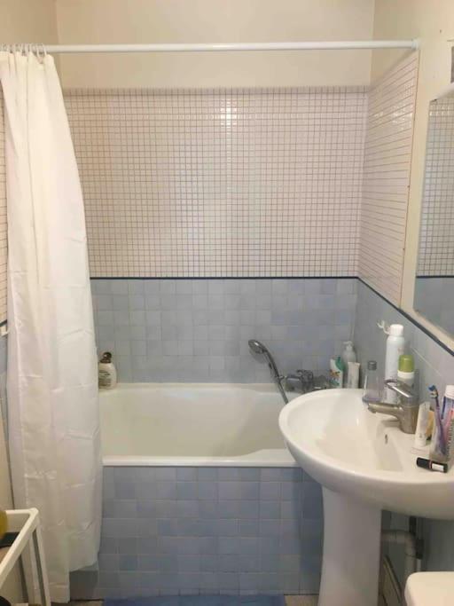 Agreable Maison De Ville A Semur En Auxois Exterior foto
