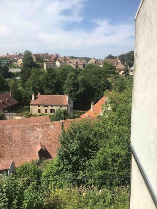 Agreable Maison De Ville A Semur En Auxois Exterior foto