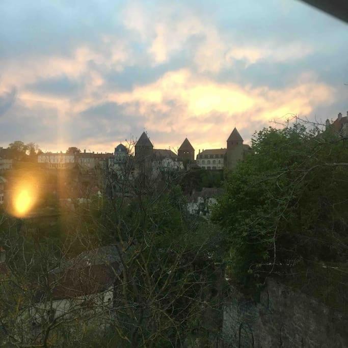 Agreable Maison De Ville A Semur En Auxois Exterior foto