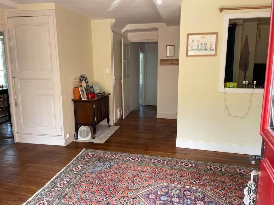 Agreable Maison De Ville A Semur En Auxois Exterior foto